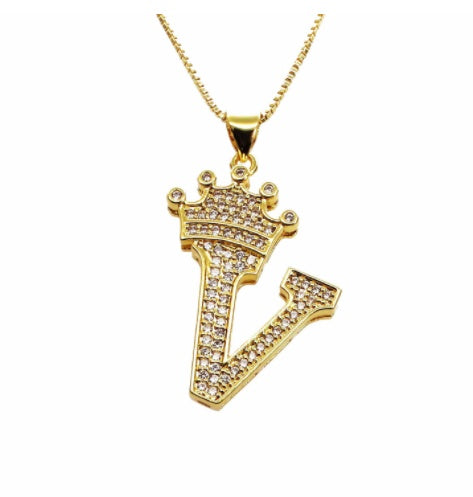 👑 26 English Letter Pendants Women’s Necklace – Crown Initial Pendant with Gift Box