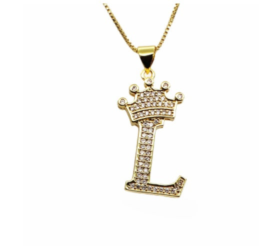 👑 26 English Letter Pendants Women’s Necklace – Crown Initial Pendant with Gift Box