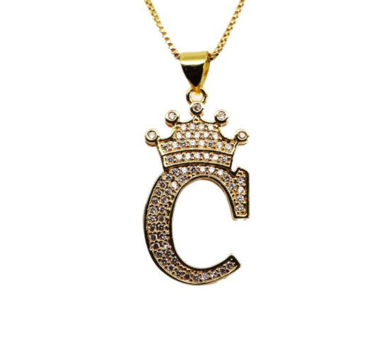 👑 26 English Letter Pendants Women’s Necklace – Crown Initial Pendant with Gift Box
