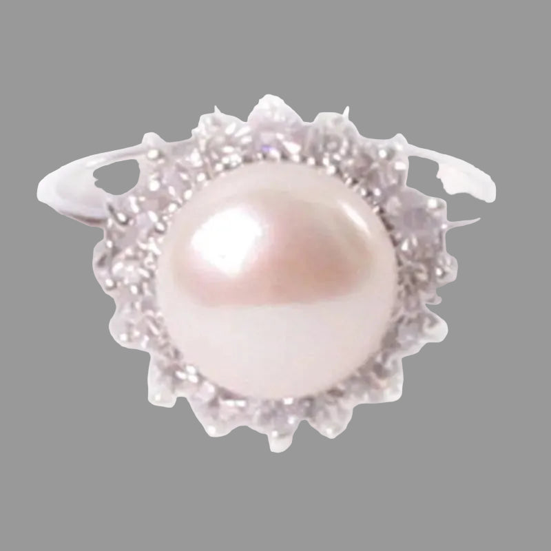Anillo de perla natural de agua dulce de 9-10 mm con baño de plata y diamantes de imitación. Un elegante regalo para mujer. 