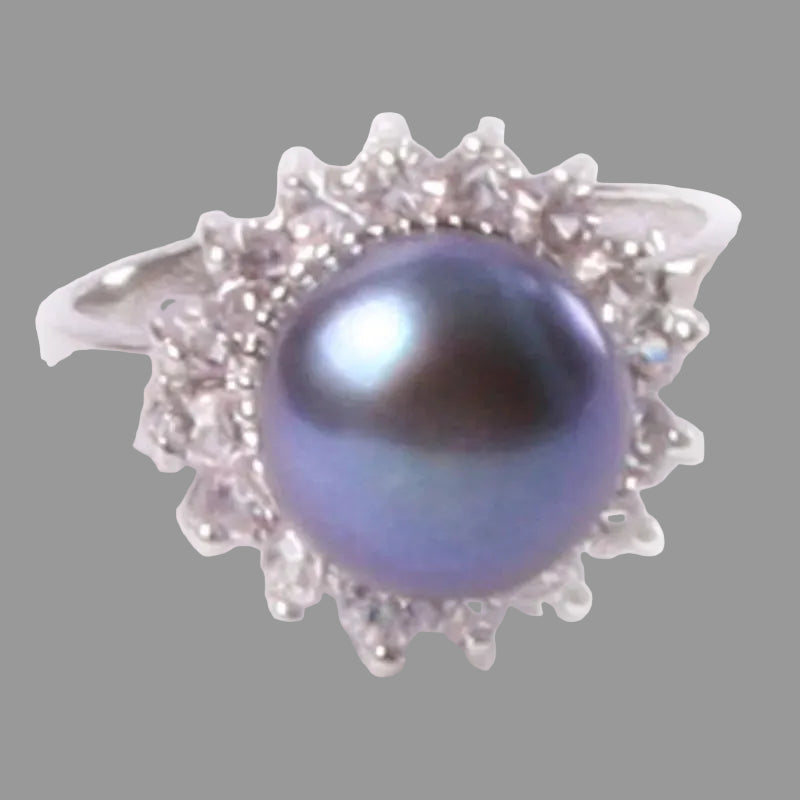 Anillo de perla natural de agua dulce de 9-10 mm con baño de plata y diamantes de imitación. Un elegante regalo para mujer. 