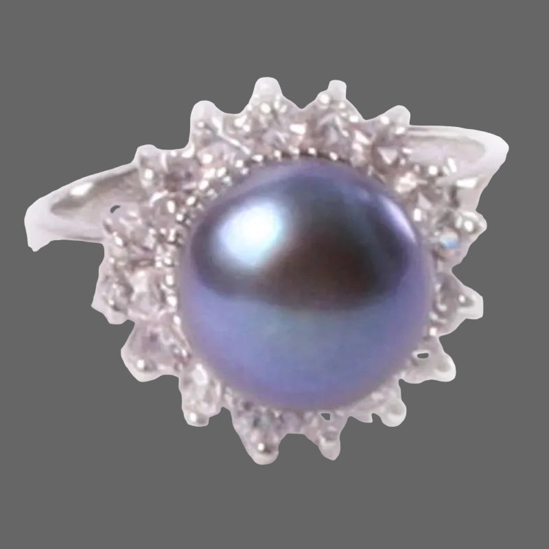 Anillo de perla natural de agua dulce de 9-10 mm con baño de plata y diamantes de imitación. Un elegante regalo para mujer. 