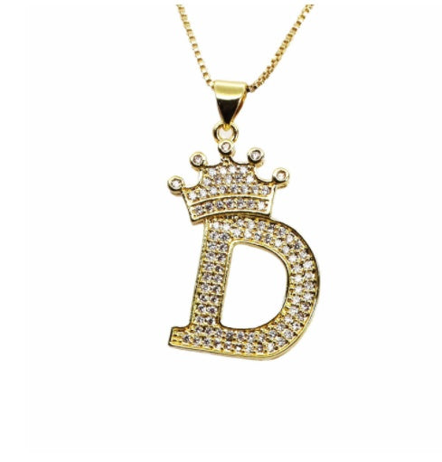 👑 26 English Letter Pendants Women’s Necklace – Crown Initial Pendant with Gift Box