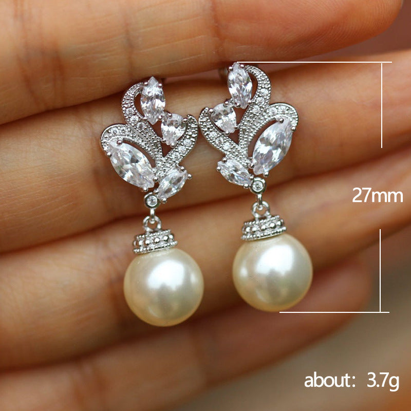 🌸 Elegant Flower Earrings – Artificial Pearl & Crystal Design
