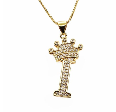 👑 26 English Letter Pendants Women’s Necklace – Crown Initial Pendant with Gift Box