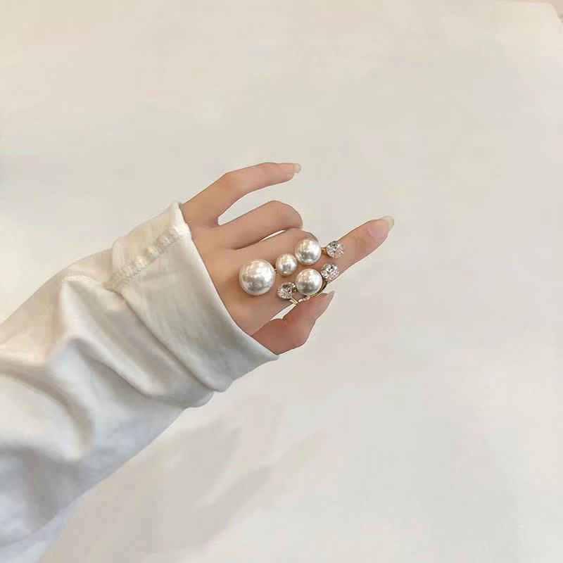 💍 Multi-Pearl Ring for Women – Elegant Adjustable Fashion Jewelry