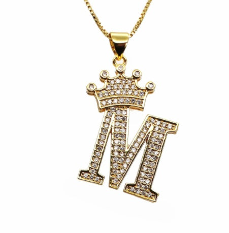 👑 26 English Letter Pendants Women’s Necklace – Crown Initial Pendant with Gift Box